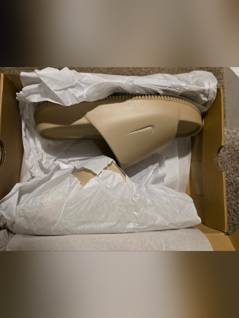 Nike Clam Slides/Box with label - Picture 3 of 4